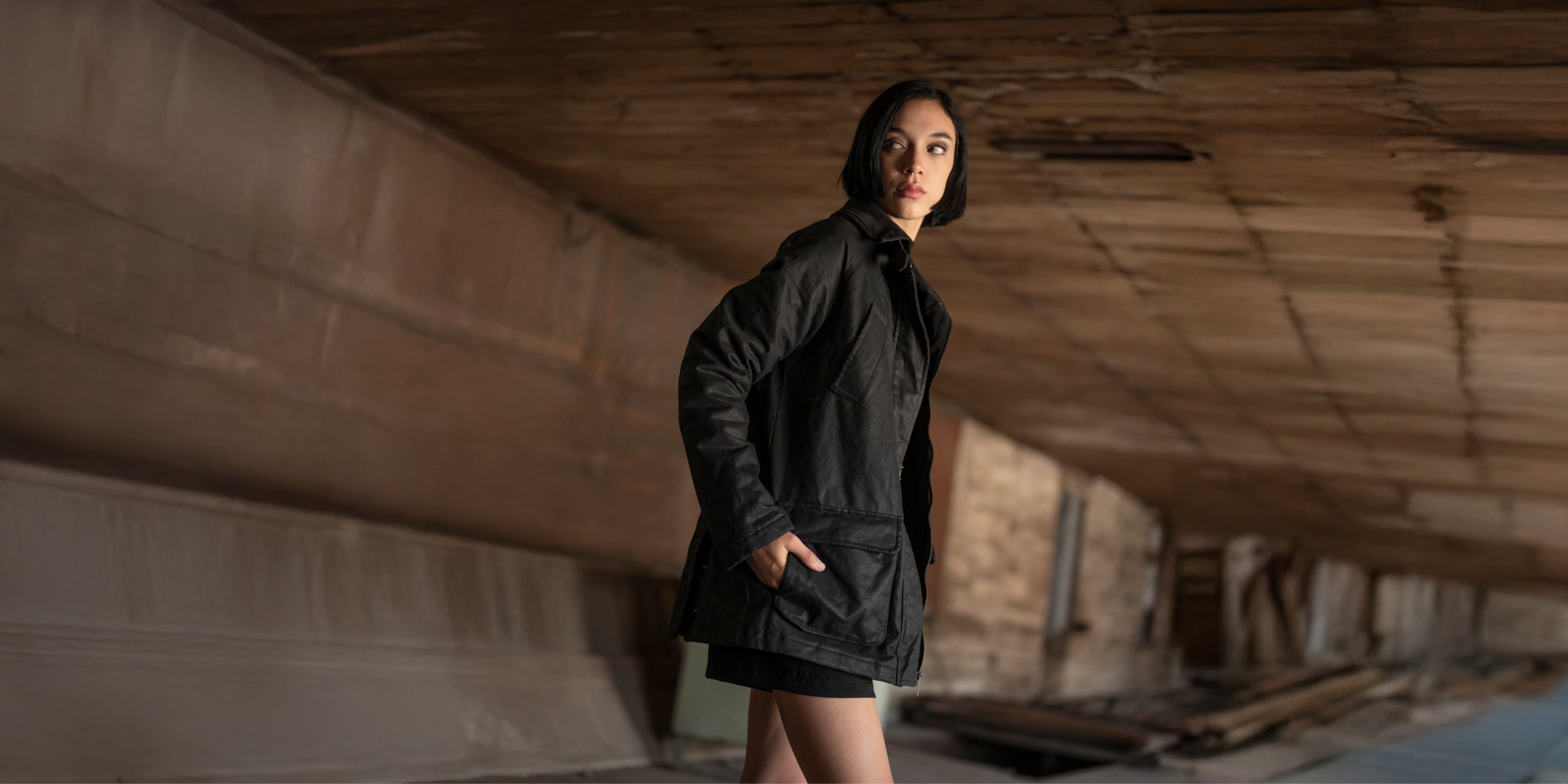 COLECCIÓN MUJER:  VESTUARIO Y ACCESORIOS